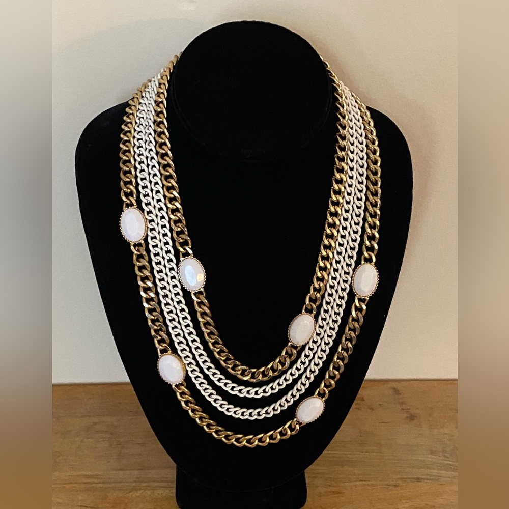 EC White /Gold Necklace